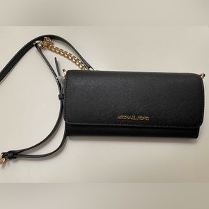 Michael Kors Jet Set Item Large Leather Wallet On A Chain